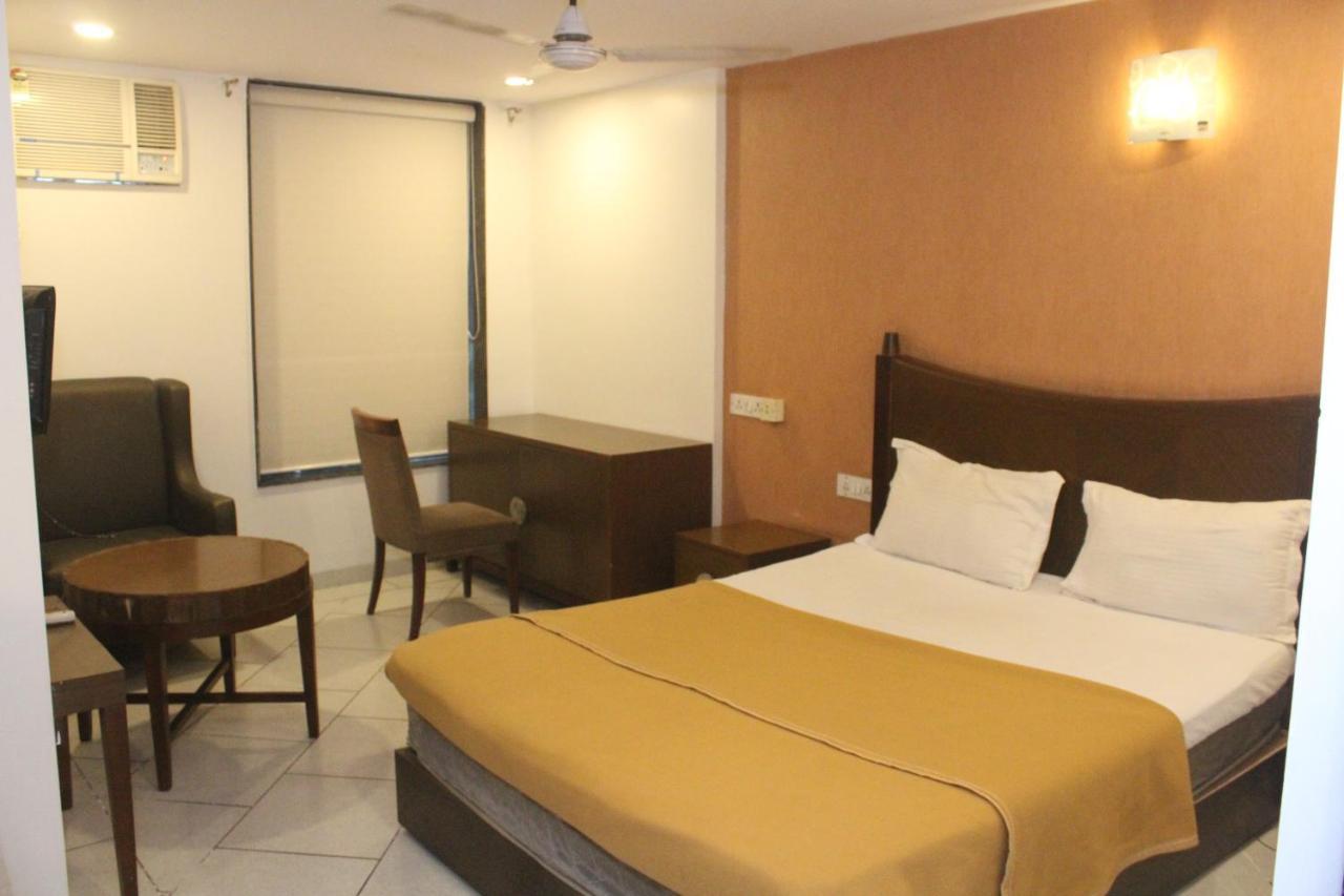 Hotel Western Court Boisar Exterior foto