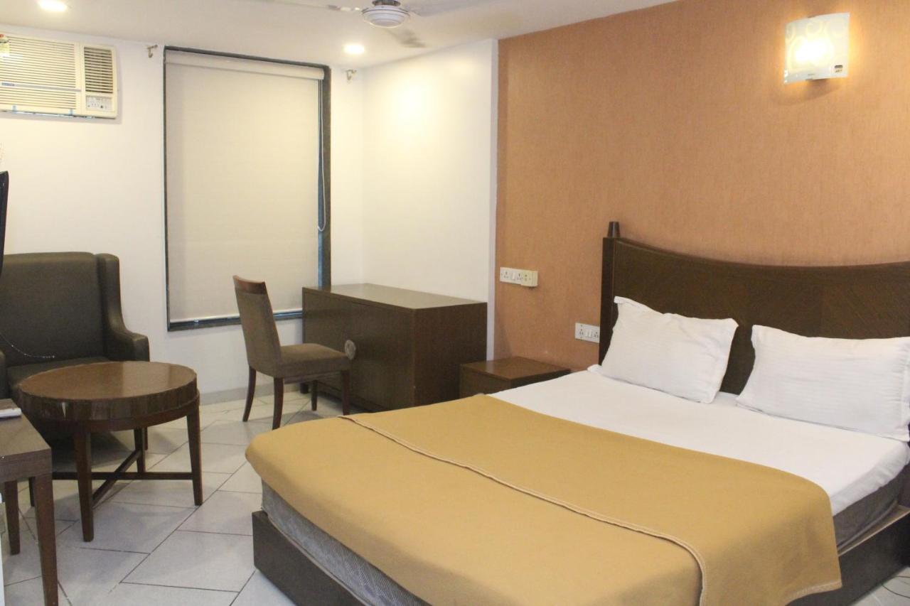 Hotel Western Court Boisar Exterior foto